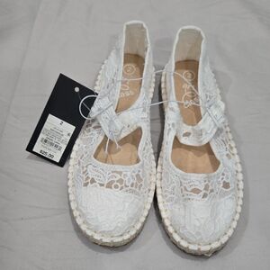 Art Class White Lace Flats - Girls Size 2